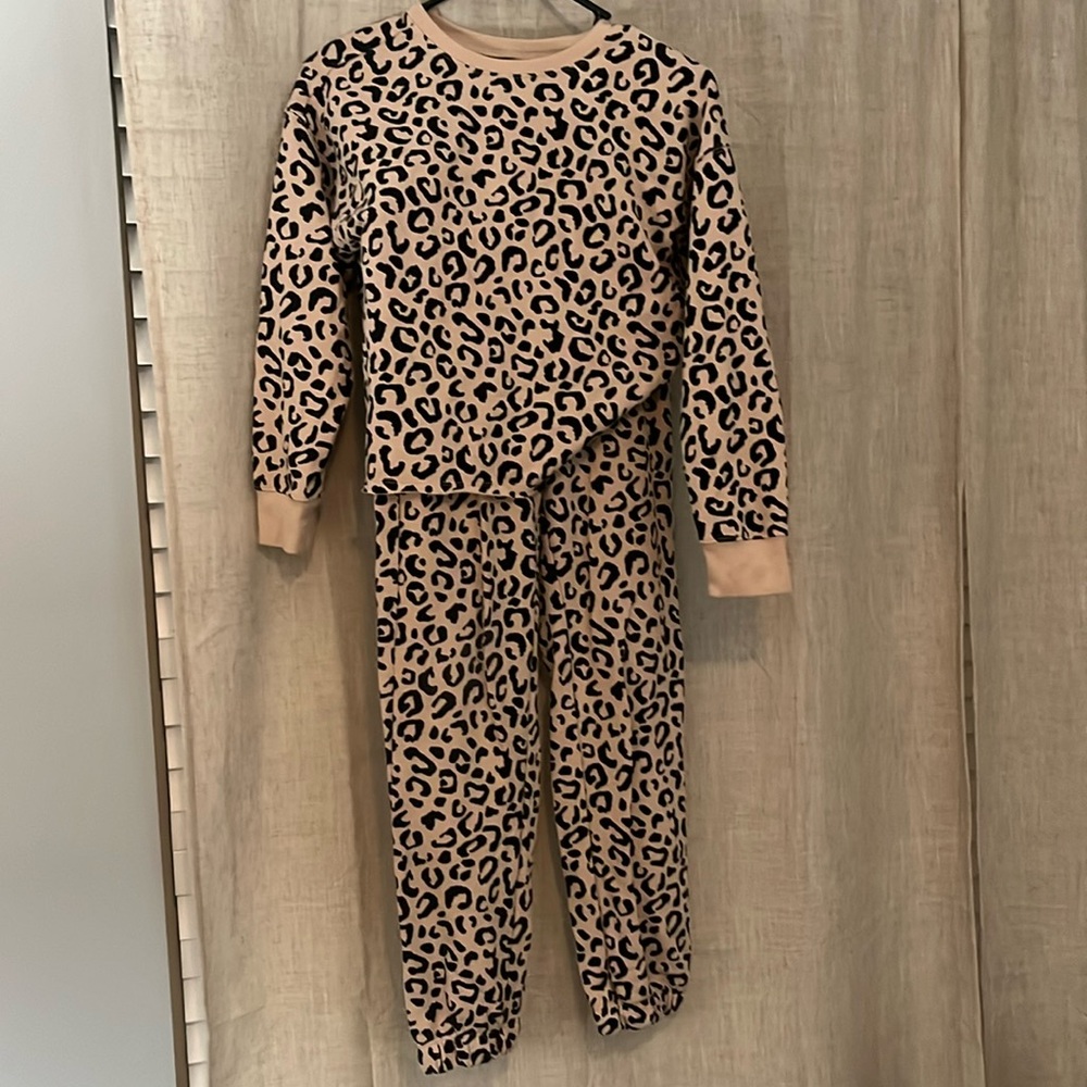 Old Navy Girls large (10) leopard lounge set.